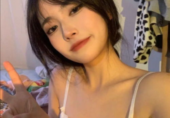 美女照片甜美温柔头像,捕捉心动瞬间，展现独特魅力”