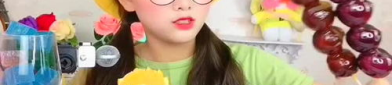 小姐姐吃糖果蜂蜜视频,小姐姐品尝糖果蜂蜜的甜蜜诱惑