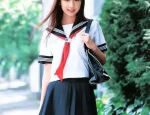 女生伤感气质图片,忧伤女子独倚窗